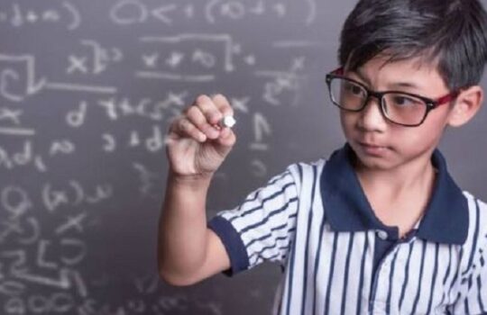 Berapa luas segitiga yang mempunyai alas 5 cm dan tinggi 4 cm ...cm2